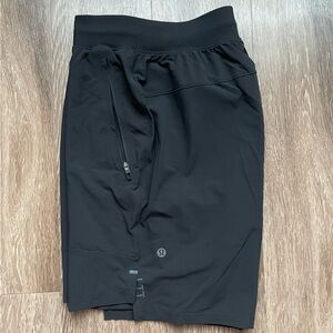 MENS LULULEMON LICENSE TO TRAIN SHORT 7in